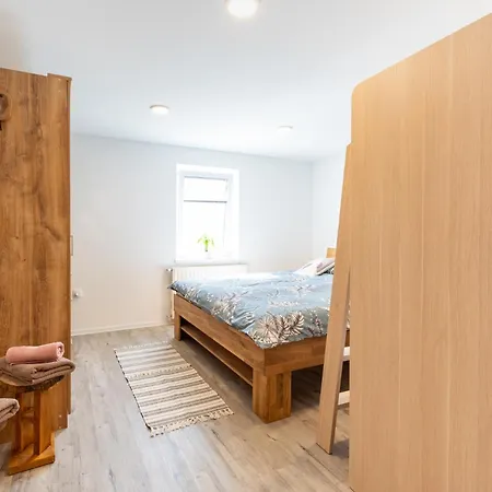 By The Forest * 지고르니예 고르예