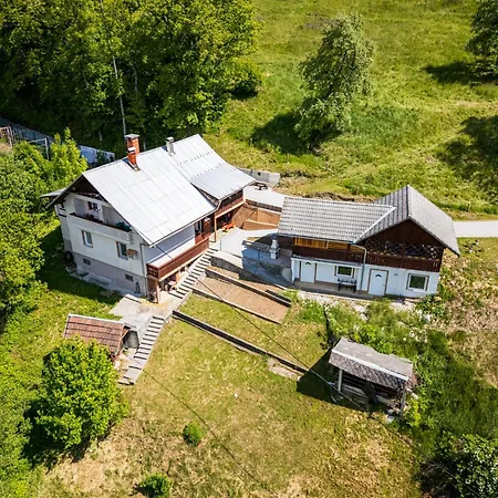 By The Forest 아파트